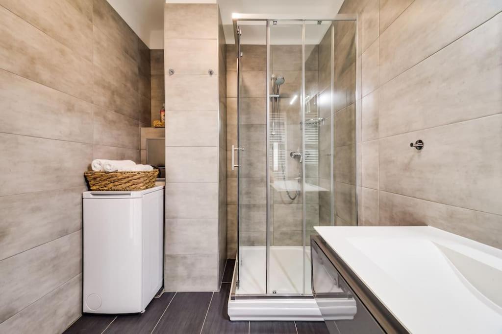 Top Floor Studio With Terrace Prague Exterior photo